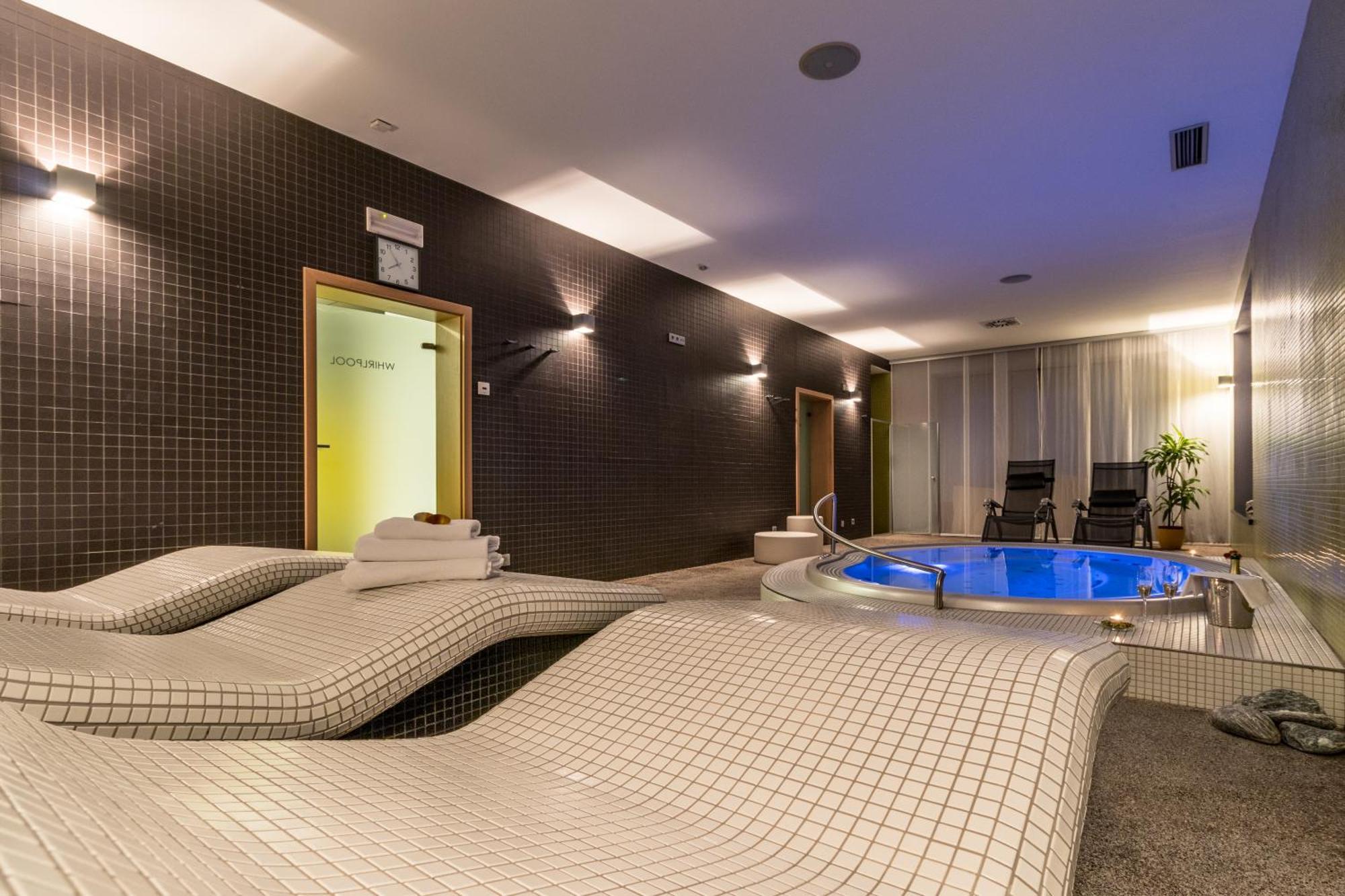 Hotel Kravi Hora Боржетице Экстерьер фото