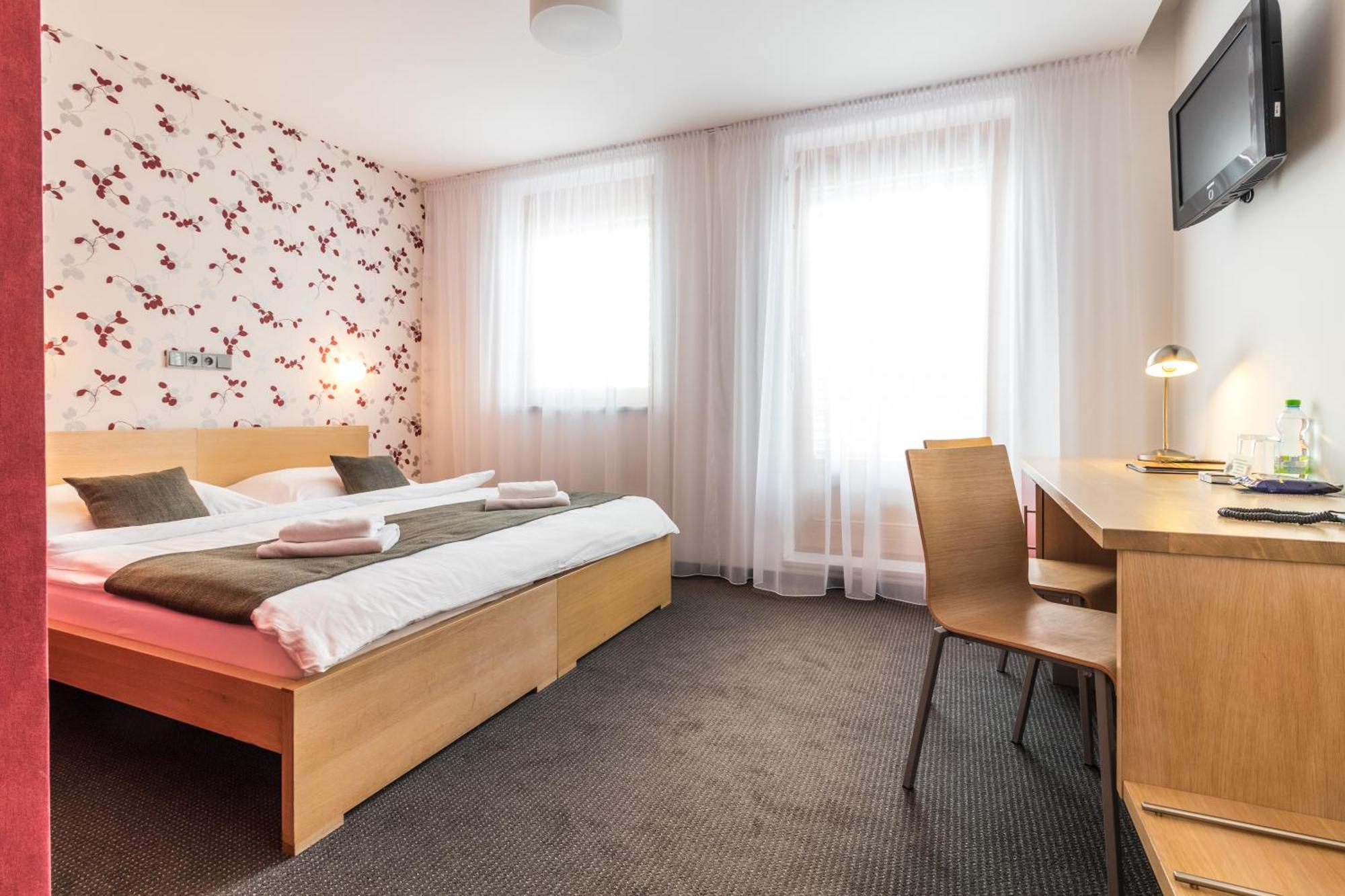 Hotel Kravi Hora Боржетице Экстерьер фото