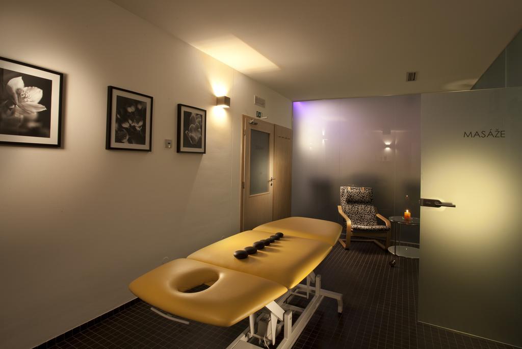 Hotel Kravi Hora Боржетице Экстерьер фото