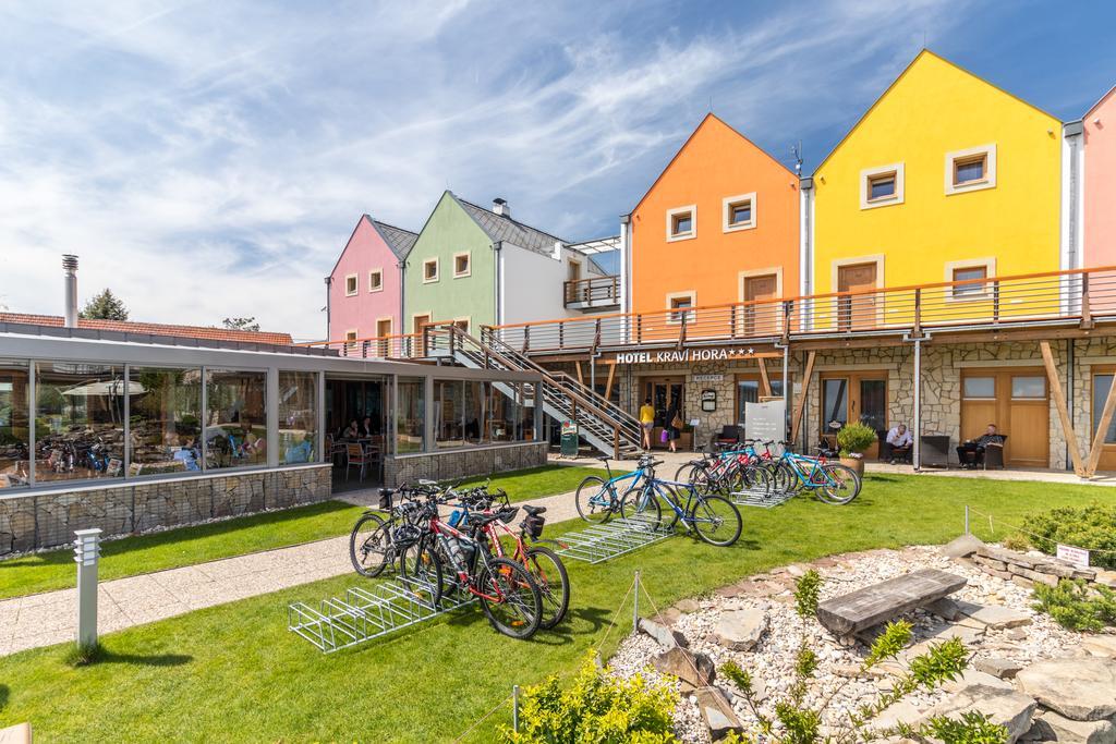 Hotel Kravi Hora Боржетице Экстерьер фото